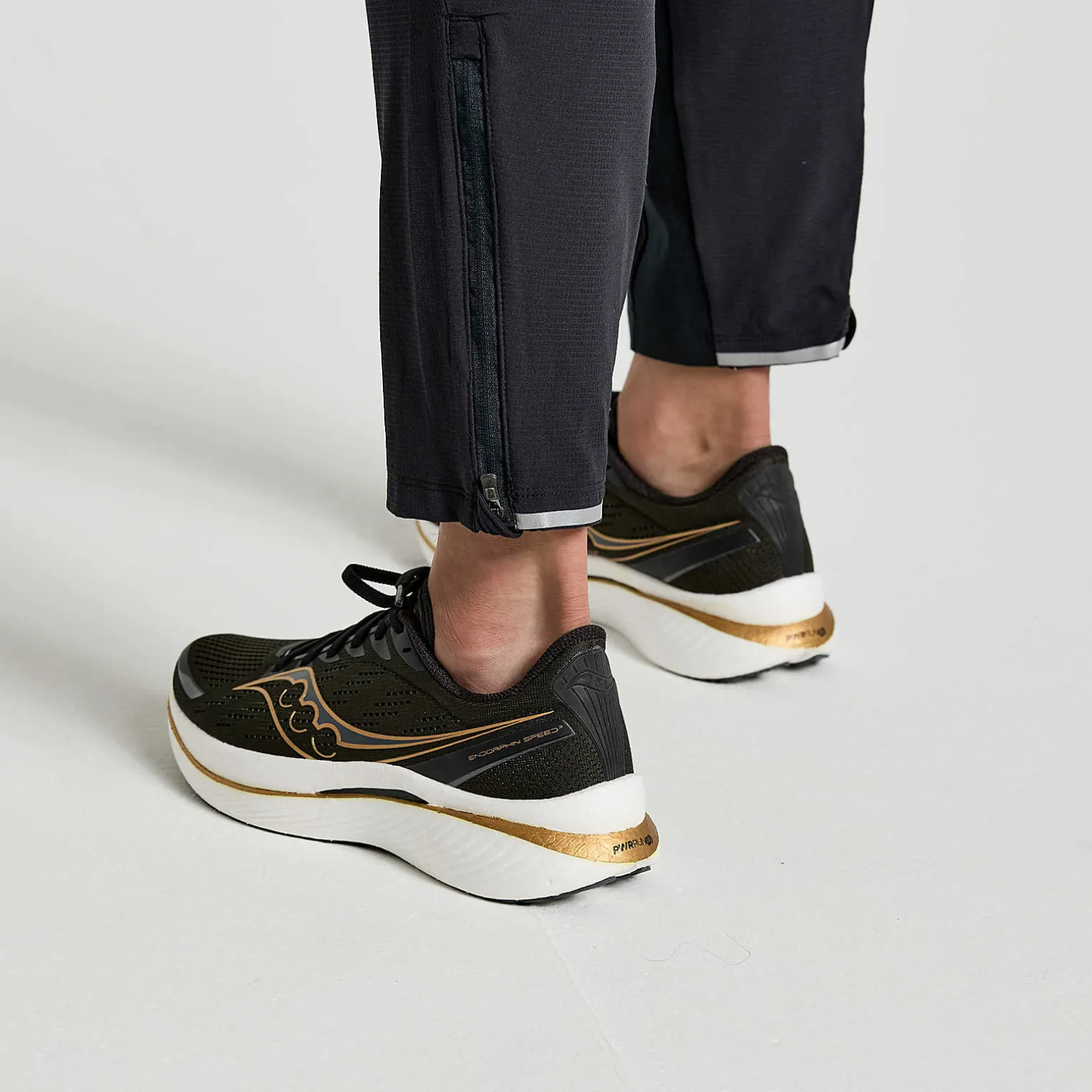 Saucony Boston Woven Pant Black New