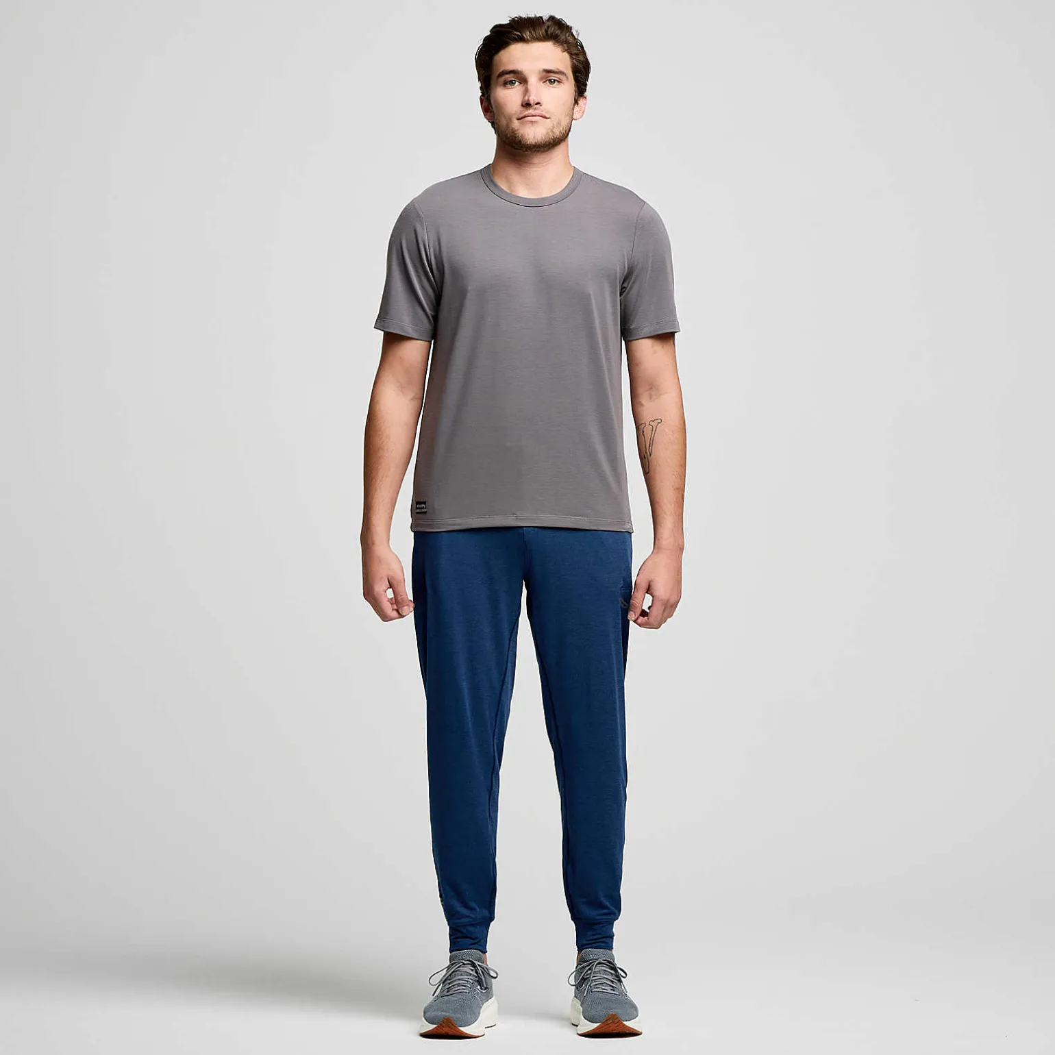 Saucony Triumph Short Sleeve Carbon Clearance