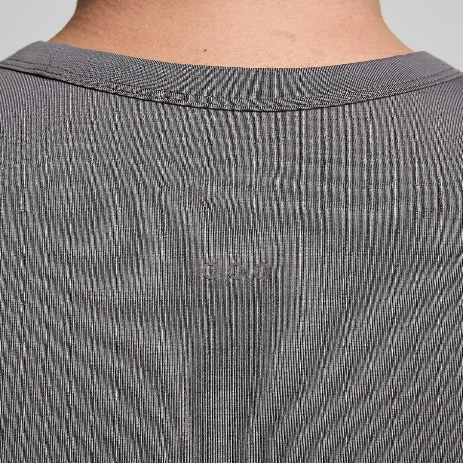 Saucony Triumph Short Sleeve Carbon Clearance